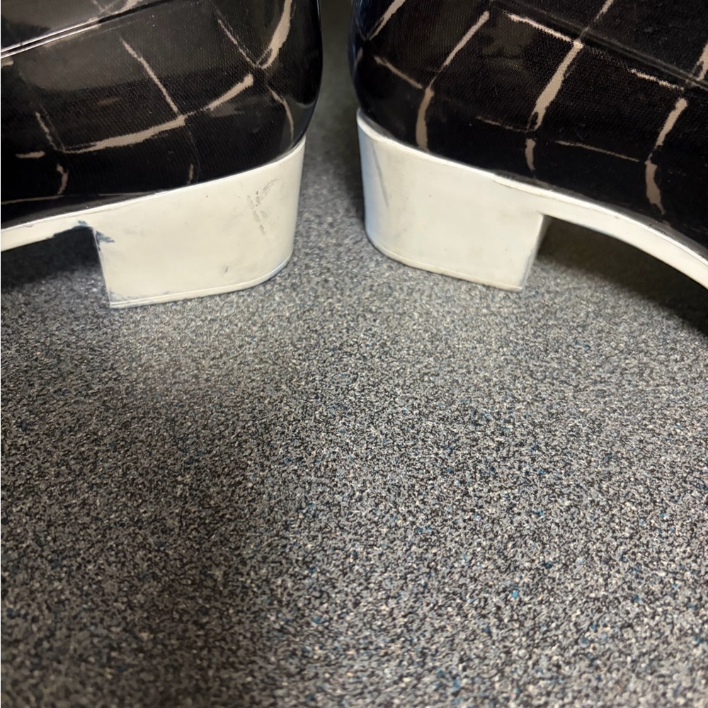 CHANEL (rain boots) - Picture 13 of 15